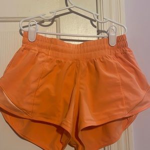 lulu lemon orange soda hotty hot shorts 2.5 in